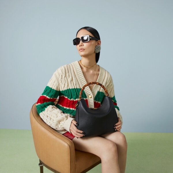 27FFAB14-012C-A445-27E9-13FFF60A0171.jpg DIANA MEDIUM SHOULDER BAG