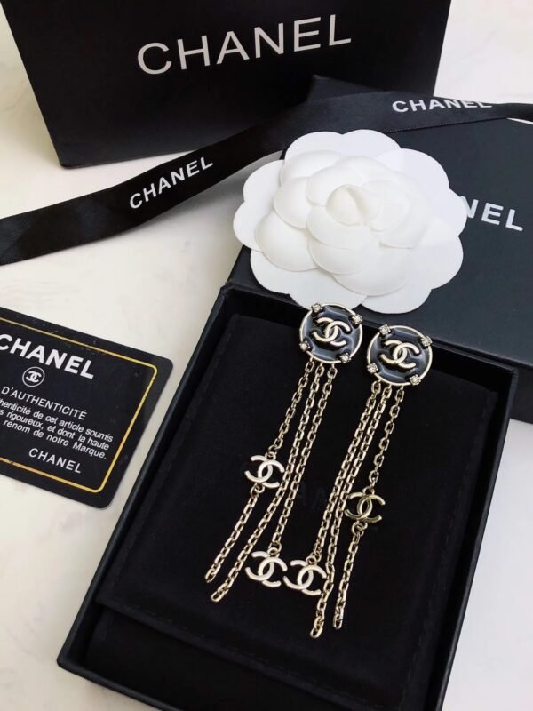 28307B80-91EA-D83F-CB22-428C1EA86445.jpg cc Earrings