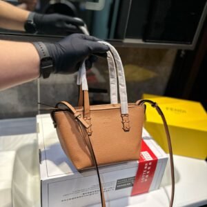 2AD6DF1B-F422-F5F1-B37D-CC7826E4B5F0.jpg Fendi Dove-Coloured Leather Roll Mini Bag - Brown