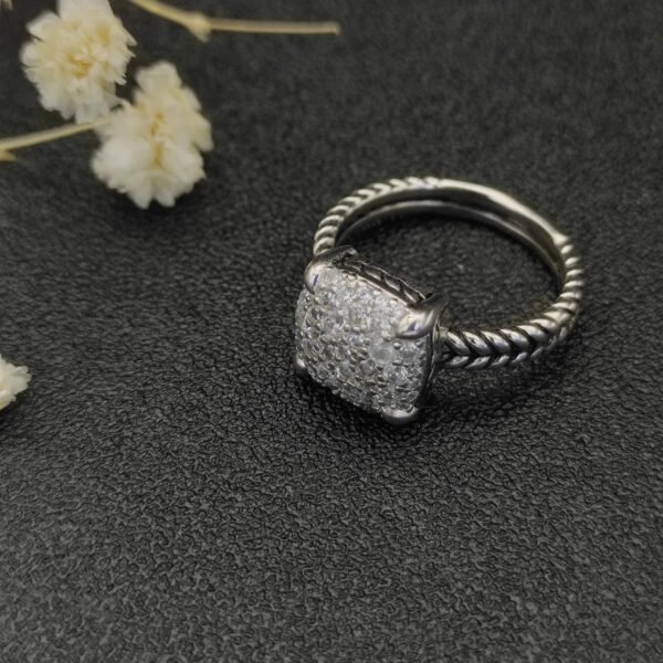 Chatelaine&reg; Ring Sterling Silver with Pav&eacute; Diamonds, 11mm - 6