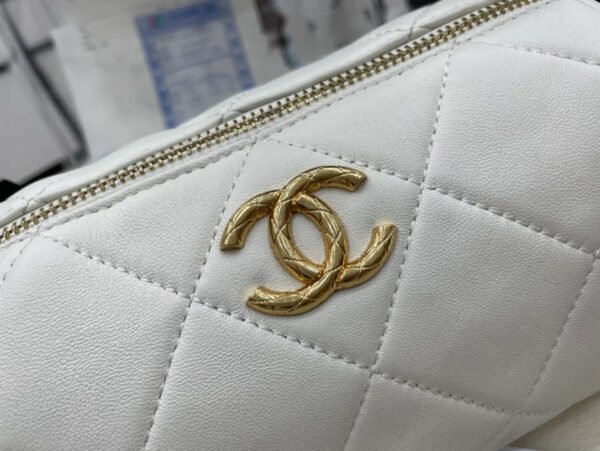 2B028B9F-951B-822C-52FB-7921036965F6.jpg Chanel Bowling Mini White Bag For Women 11cm/4.3in