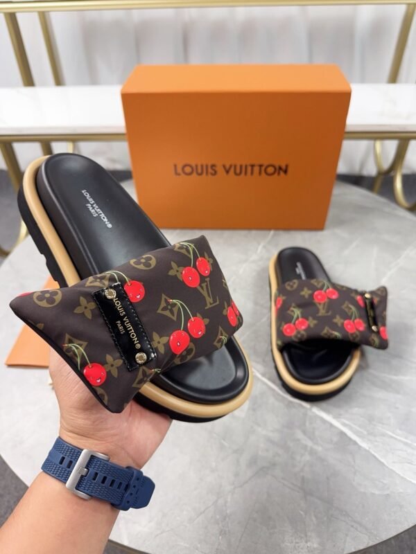 Louis Vuitton Unisex Pool Pillow Comfort Sandal