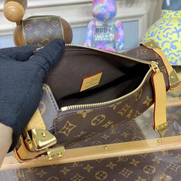 2C8B0766-90B0-DA55-2520-EDED98D9E45E.jpg Louis Vuitton M46358 Side Trunk MM