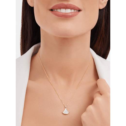 2C9DC2A1-7BBB-A480-6FEE-22A34028CDCC.png DIVAS DREAM NECKLACE