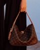 2CA61FC5-E409-6A2F-50AB-4C70B10575B1.jpg Louis Vuitton Slouchy PM M11952