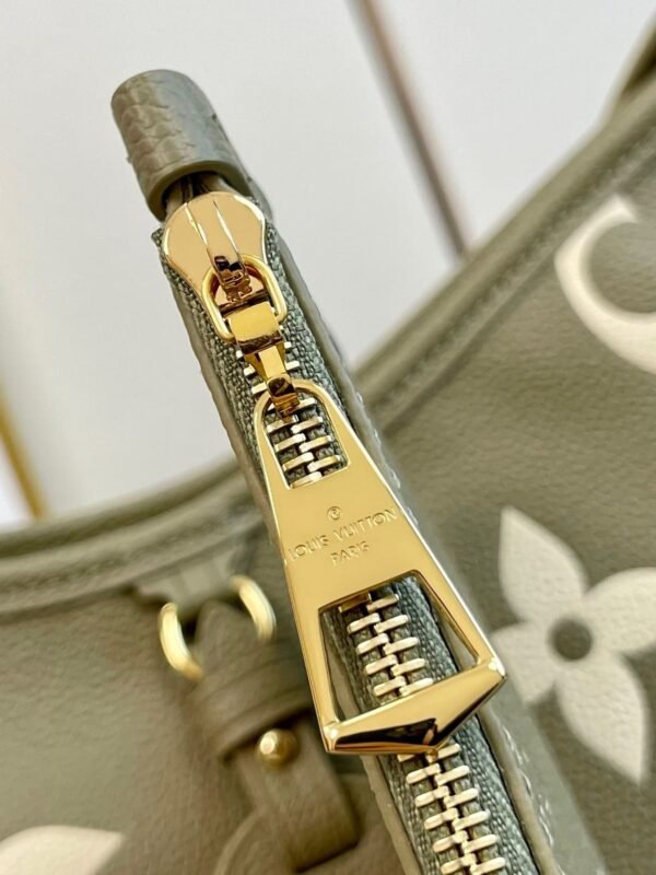 2CF5D89E-3ADF-61FD-421A-B673A30F730B.jpg Louis Vuitton M46672 CarryAll PM