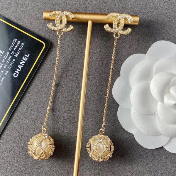 2FADCAEA-2746-A62E-D153-F10A4CD4230B.jpg cc Earrings