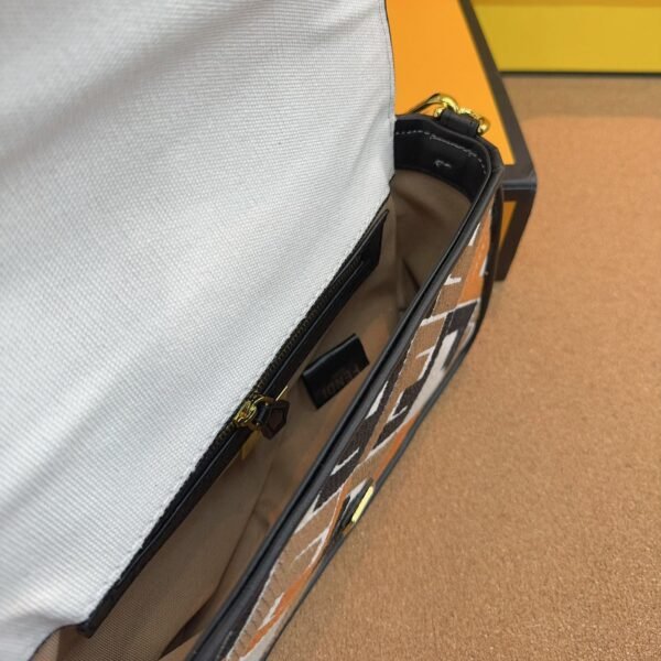 Fendi Baguette Medium