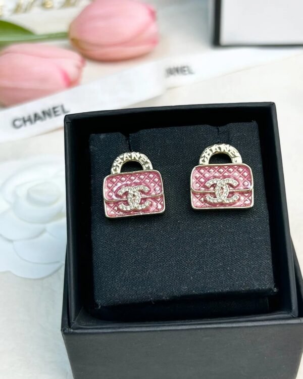 30F179F8-369B-0531-0461-00018CE8B891.jpg CC Jewelry New 10