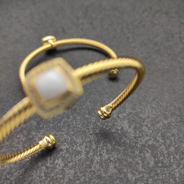 Cable Classics Bracelet with White Agate and Diamonds 18K Yellow Gold 4mm