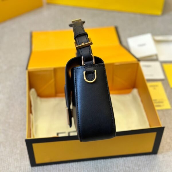 Fendi Baguette Medium - Black