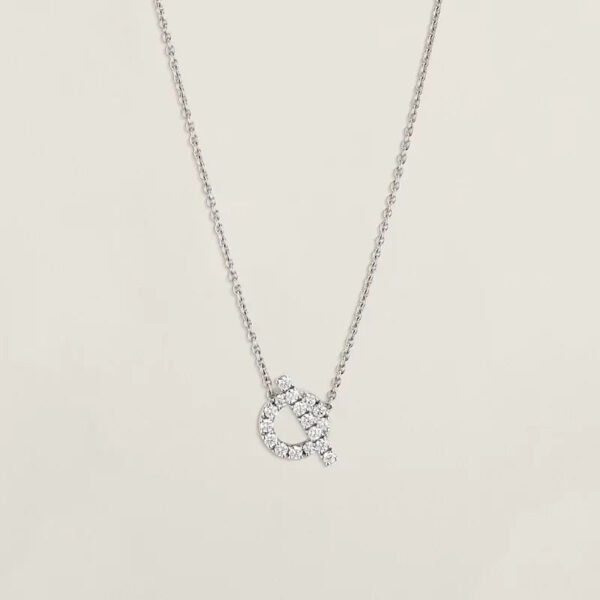 37B7A44D-B1CE-0592-70BD-FD8CC7067019.jpg Finesse pendant