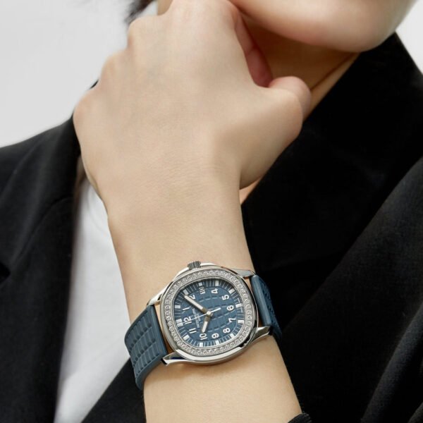 Aquanaut Blue-gray Self-Winding Watch 5067A-025