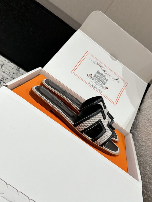 Hermes Women's Oran Sandal