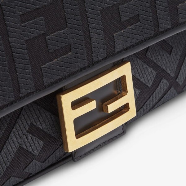 Fendi Baguette  Medium