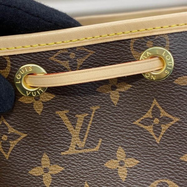 Louis Vuitton No&eacute; M42224