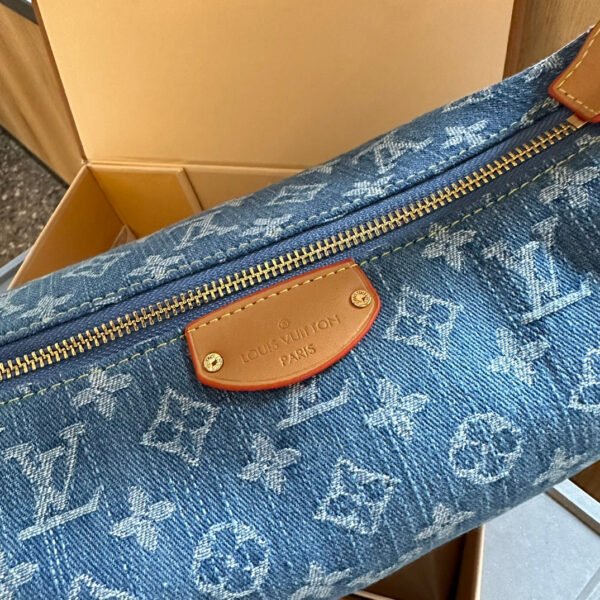 Hills Pochette