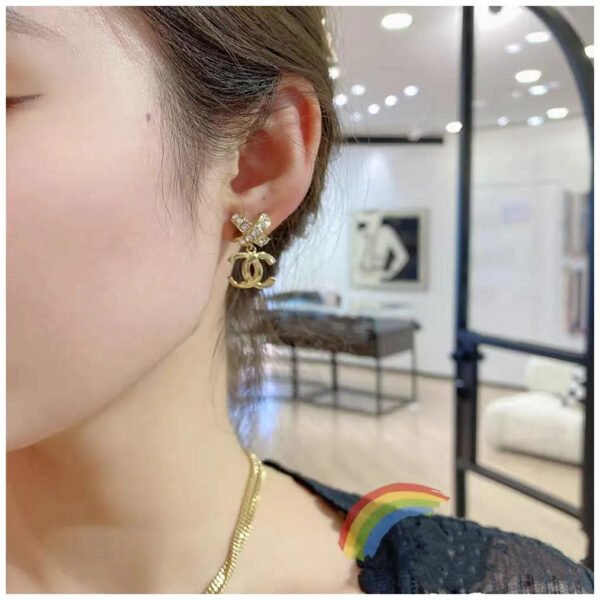 3D609A27-8E61-2471-68B2-FC57A1E3B1EA.jpg CC Earrings 0021