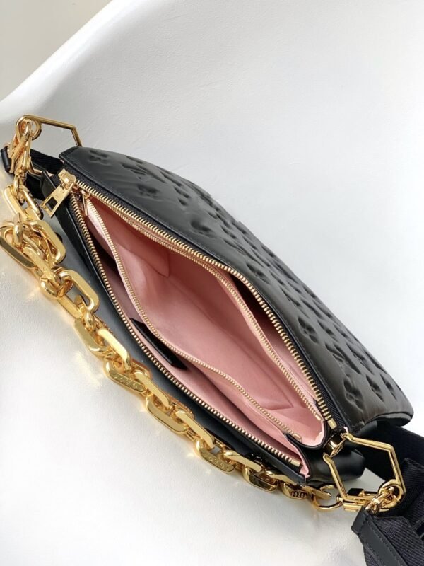 Louis Vuitton M21260 Coussin PM