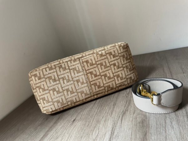 Fendi O'lock Zip Bag