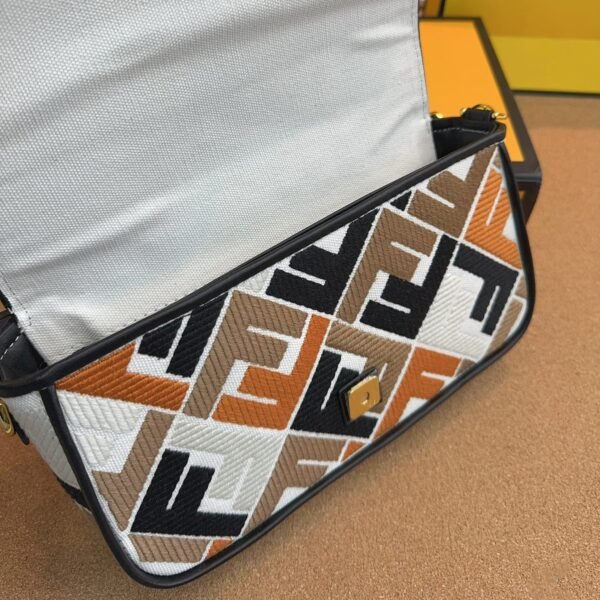 Fendi Baguette Medium