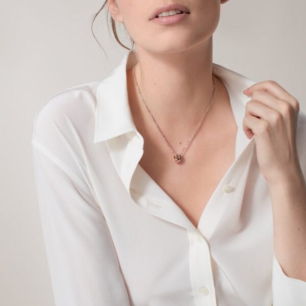 3F1589F8-E06F-8503-12CE-25756F005C0B.jpg LOVE NECKLACE, 6 DIAMONDS