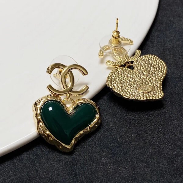 3FC61891-D17B-1EE1-E1B1-7C76150399FB.jpg cc Earrings