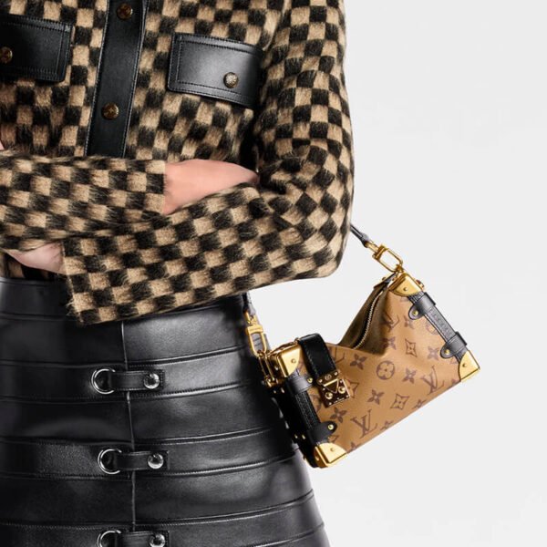 3FE17DCE-65D8-B0E8-25A6-EE1606F7D1FF.jpg Louis Vuitton M47139 Side Trunk PM