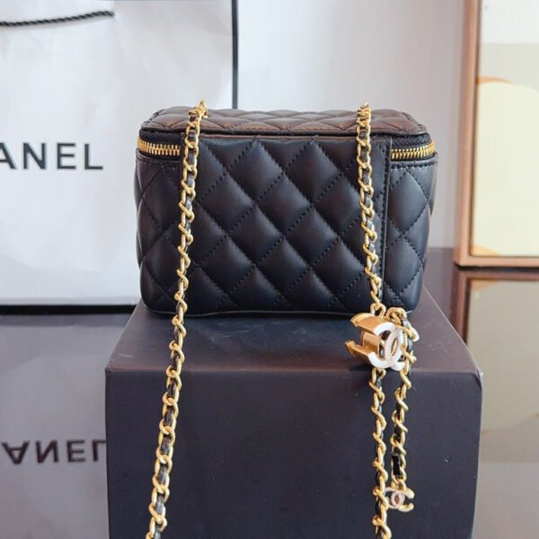 Clutch with Chain - black