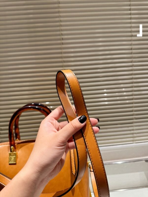 Fendi By The Way Medium - White