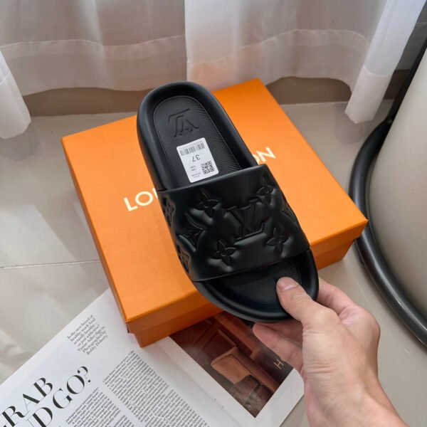 Louis Vuitton Unisex Pool Pillow Comfort Sandal