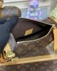 442AF08F-A40C-E80E-40BE-C8A81DBC68EB.jpg Louis Vuitton M46358 Side Trunk MM