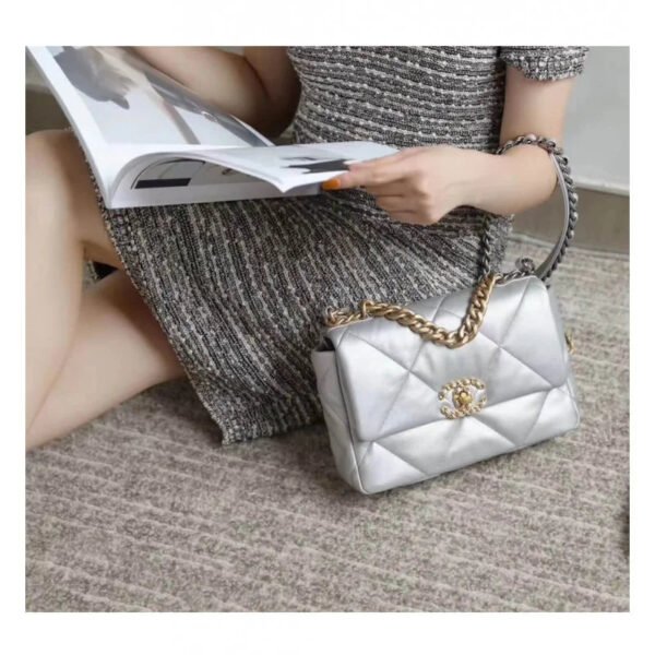 442DEE23-E179-1BBF-C21A-E65E3925EC17.jpg Chanel 19 Flap Bag As1160 Silver