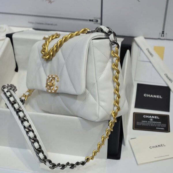 45661A5C-88AE-BD0D-F784-2E84367B71D1.jpg Chanel 19 Handbag AS1160