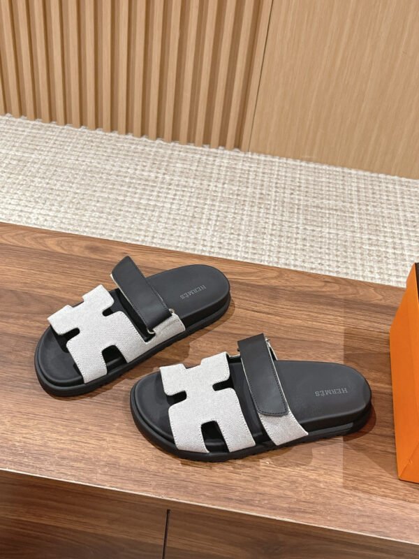 470D938C-348B-E918-BCDD-D271C82D4D0B.jpg Hermes Unisex Chypre Sandal