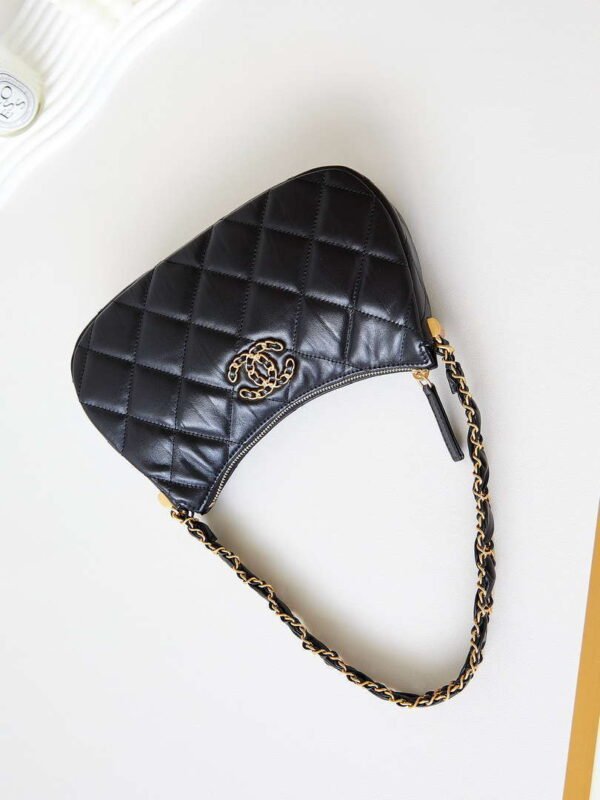 Chanel Aged Calfskin Quilted Small 19 Hobo Black