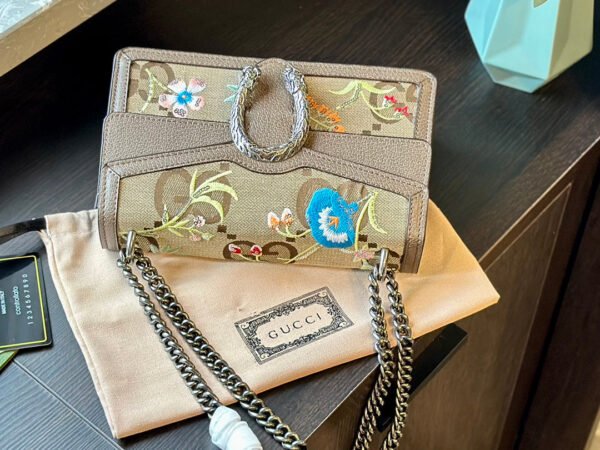 4744675E-6DE5-EA2E-4EF7-6F9D2CBA4252_d96c0ed5-e6b9-4ced-b8e3-f56b8b7bee76.jpg Small Dionysus Jumbo Shoulder Bag
