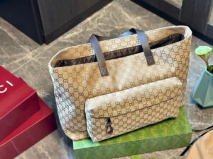 476F51D2-60AA-81F2-9EE1-617208865D73.jpg TOTE BAG