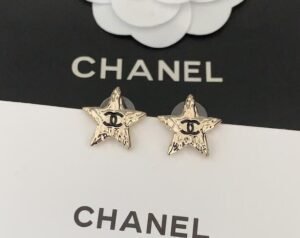 Lava Five-pointed Star Double C Earrings