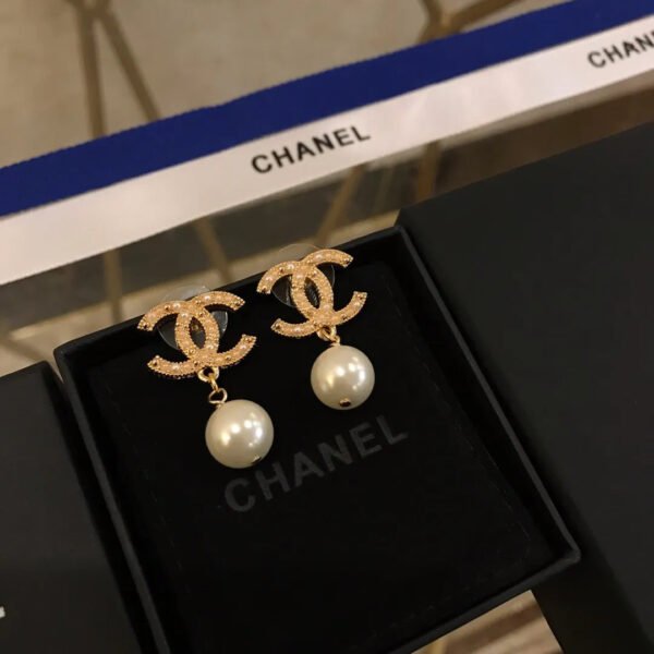 49B42731-5935-6D0A-CF9C-48CC642A7598.jpg jewelry2