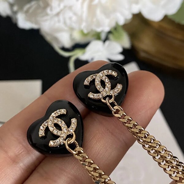 49EF22CC-D3ED-A8C5-3631-E3BBB595CB79.jpg cc Earrings