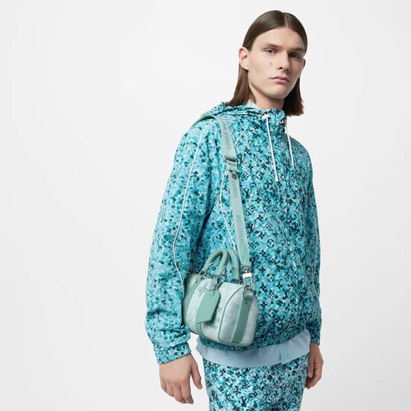 4A6ACE8A-0B2F-52DF-2060-F652752ECCE1_b8eae45d-fd12-4478-b02b-4fa237dcddf6.jpg Keepall Bandouliere 50