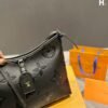 4ADE351E-4F55-C0BE-927A-3D196D8D2DC3.jpg Louis Vuitton M46288 CarryAll PM