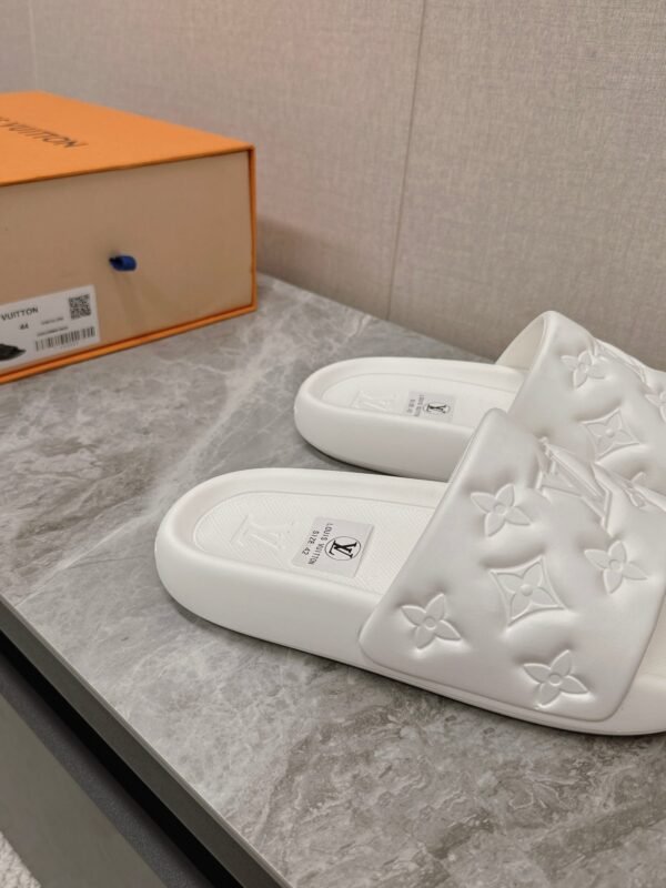 Louis Vuitton Unisex Pool Pillow Comfort Sandal