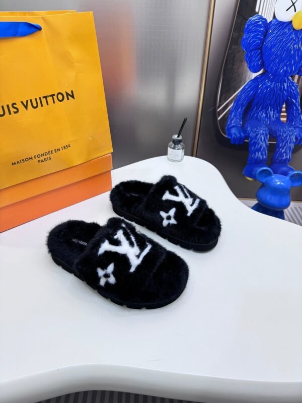 Louis Vuitton Women's Pool Pillow Comfort Sandal