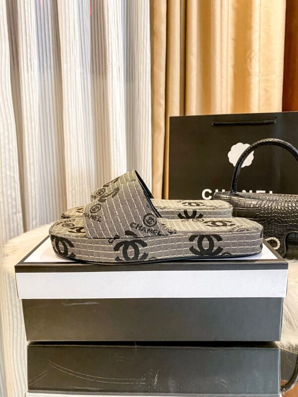 Chanel Women's Logo 25ss CC Sandal