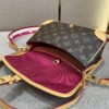 4D2214C3-328C-AD94-7764-10A4F613C9A3.jpg Louis Vuitton Diane M46049