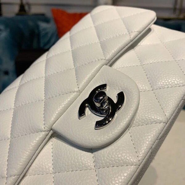 4DE98ABA-507C-22DB-3503-FDEB209B6754.jpg Chanel Small Classic Handbag Silver Hardware White For Women, Women’s Bags, Shoulder And Crossbody Bags 7.8in/20cm A01113