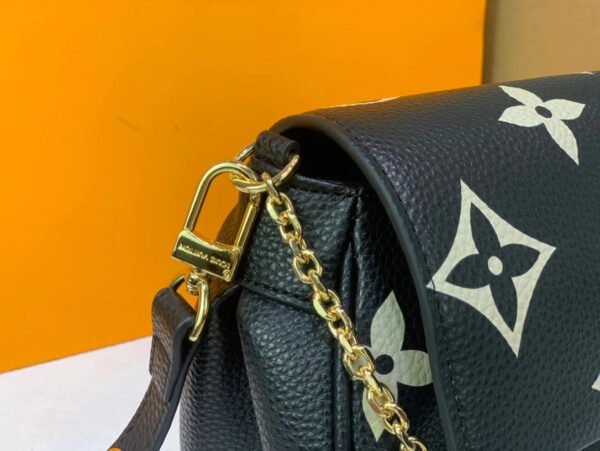 4E93F25B-EDEE-51ED-ED0B-1550824D2B89.jpg Louis Vuitton Favorite M45859