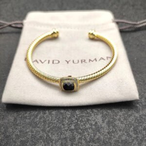 4F55712B-0F21-C00C-8A79-6D9B336F7840.jpg Cable Classics Bracelet with Black Onyx and Diamonds 18K Yellow Gold 4mm